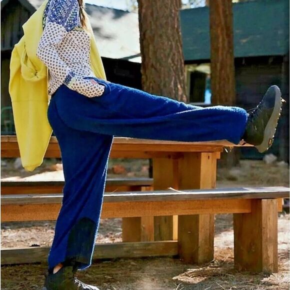 1151 NWT Free People FP Movement Cuddle Up Fleece Pants Joggers Fuzzy Blue - Picture 2 of 8